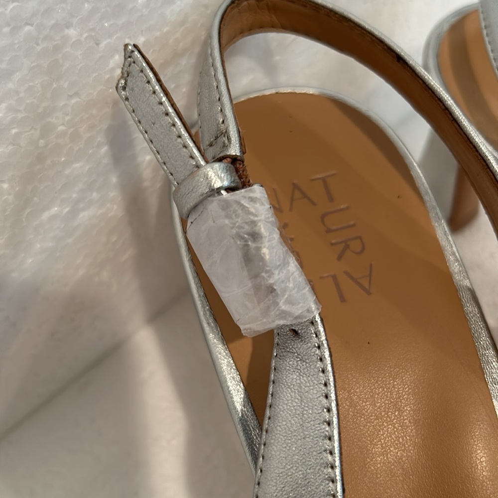 New Naturalizer DALARY SLINGBACK PUMP in Silver Leather, sz 12M - Picture 4 of 8